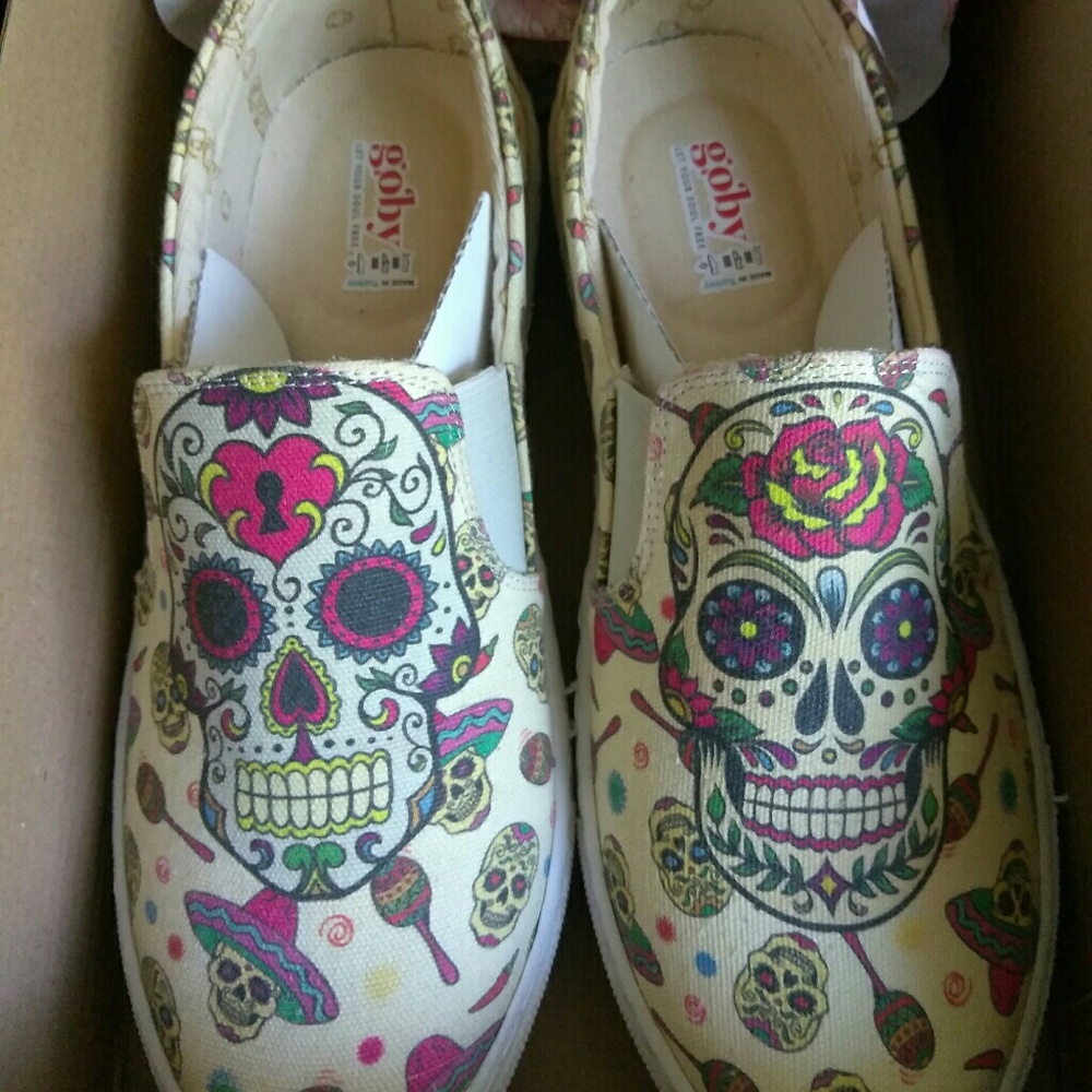 Calavera Canvas shoes by Goby. Women's 7.5 or 38.